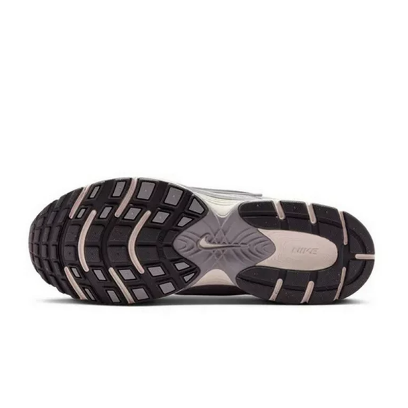ナイキ メンズ V5 RNR レトロ ダッド シューズ メッ - Men'S Shoes V5 Rnr のレビューと価格