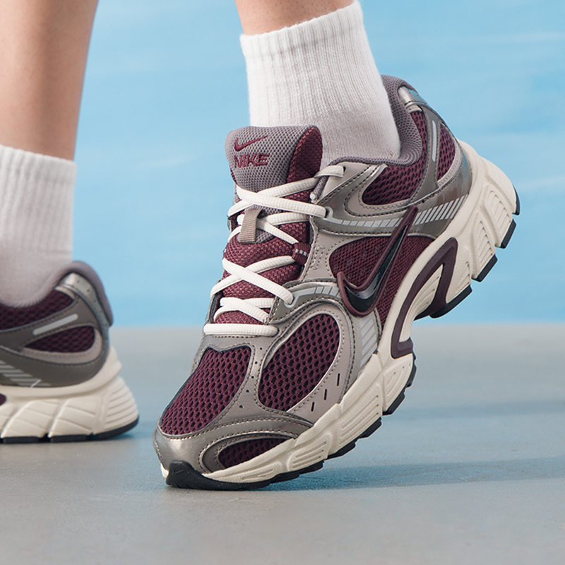 ナイキ(Nike) V5 Rnr メンズ スポーツシューズ  - Men'S Shoes V5 Rnr のレビューと価格