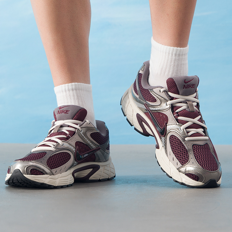 ナイキ(Nike) V5 Rnr メンズ スポーツシューズ  - Men'S Shoes V5 Rnr のレビューと価格
